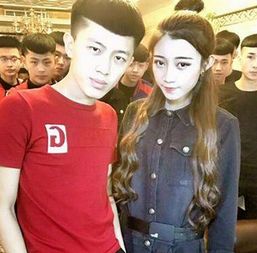 小伊伊和辛巴怎么了？牌牌琦老婆小伊伊掉粉原因和