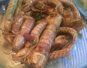 皮皮虾是不是 广东人所称的*赖尿虾*