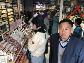 在山洞里拍照用什么补光灯？