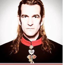 男朋友半夜不睡觉保存女生luozhao正常吗？？