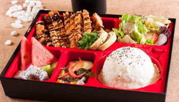 开一家盒饭外卖店 都需要什么设备需要办理什么证件