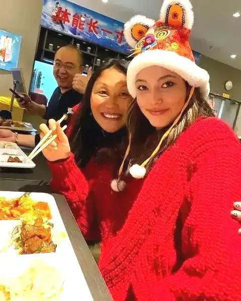 谷爱凌妈妈生谷爱凌时多大