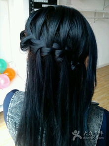 染过蓝黑色头发的同志进来一下~