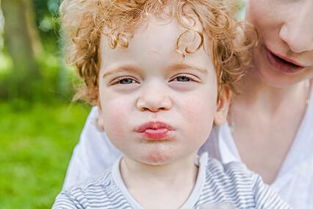 梦见小男孩撒尿是什么意思