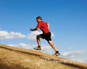 跑步技巧和动作要领800米,跑步技巧:正确跑步呼吸法