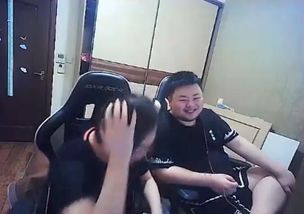 笑笑在哪直播2021