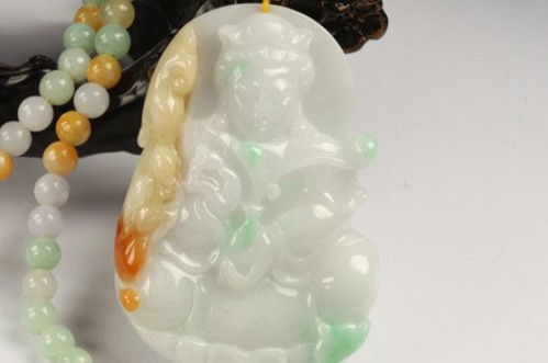 和田玉与翡翠区别图片