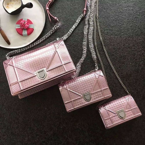 现在很多代购都做奢侈品，请问那些都是真的吗？