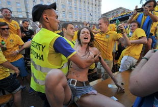 裸奔违法吗 如果是女人裸奔呢