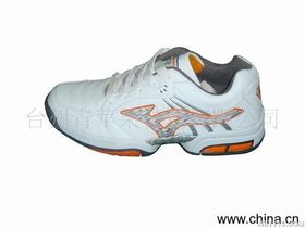 网球鞋和跑步鞋的区别是什么