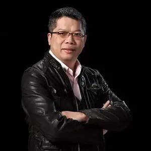 新浪微博的创始人是谁？以及他的资料