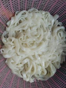 手工河粉制作过程