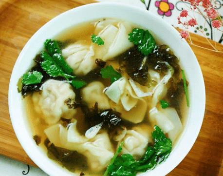 一手一捏一个小馄饨视频