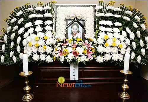 梦见灵堂办丧事