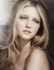 求有关妆点网美女高管王文婷的资料或美图~~