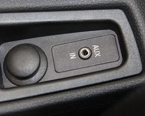 音箱上边AUX接口怎么用？？详细解释一下。。AUX