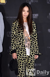 lexy是韩国的一个女歌星吗?