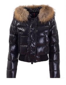 Moncler官网即将上线的GRENOBLE合作系列，能介绍下