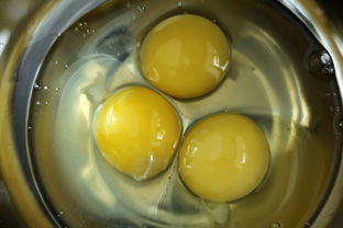 如何腌制鸭蛋出油多