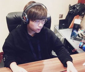 lol斗鱼卢本伟直播的歌曲