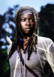 行尸走肉里刀女米琼恩的两个行尸护卫和她是什么关系？