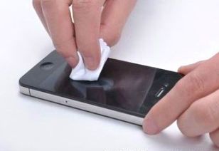 手机贴膜气泡处理技巧图解