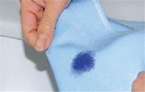 衣服上的墨水用什么能洗掉