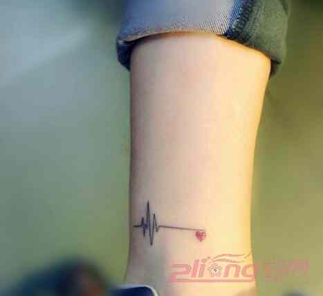 梦见自己拉屎旁边有人看着