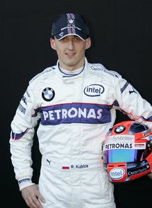 全职猎人中，库比【最矮的，蓝头发】除了复制东西