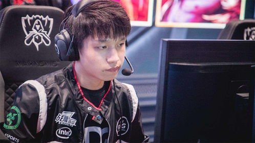 我在玩时空召唤，最初是看到EDG厂长微博推荐。