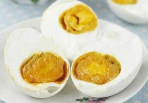 怎样腌鸭蛋出油多又好吃,怎么腌制咸鸭蛋出油还好吃