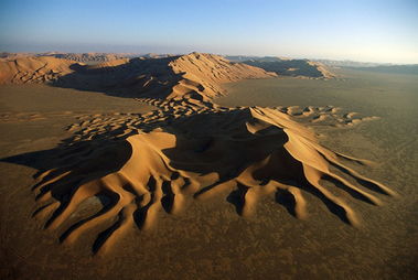 科幻小说《沙丘》到底讲的是什么内容？