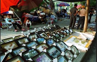 现在摆地摊有钱赚吗？