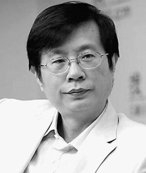 请问这个男演员是谁？哪国人？