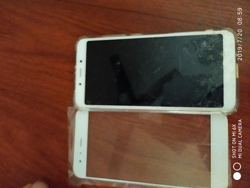 华为手机换个外屏一般多少钱