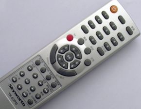 电视红灯亮着就是打不开屏幕