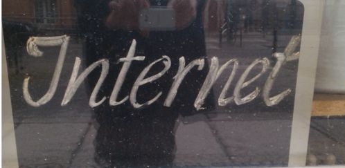 如何处理好虚拟社会和现实社会的关系