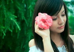 女为悦己者容的意思