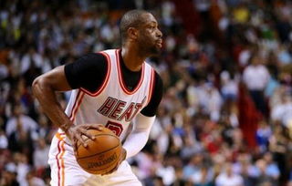 请问，eBay的首任CEO是杰夫·斯科尔还是梅格·惠特曼？