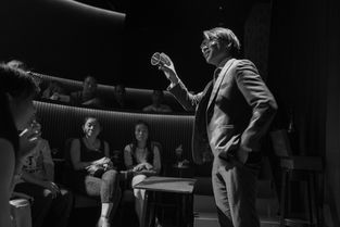 周杰伦 《魔术先生》 歌词