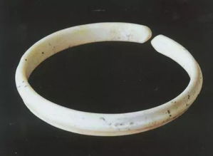 怎么辨别真假玉，玉镯应该戴在哪只手上比较好