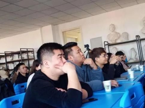 “三个有利于标准”（  ）