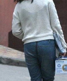 梦见没有穿裤子在外面走是什么意思