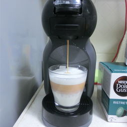 有一个雀巢的胶囊咖啡机nespresso d40还有配做拿铁