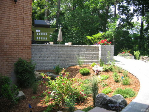 请问谁有gardenscapes游戏的pc完整版呀？中文名叫