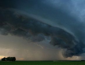 用来形容暴风雨前的宁静有哪些谚语
