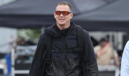 以下墨镜男哪位不是《银魂》中的人物? 松田阵平 长