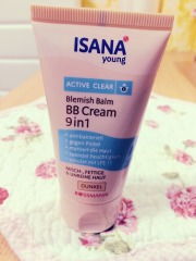 长痘痘可以抹bb霜