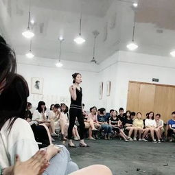 开会他突然想起太太一个月未来月事,开会座位安排示意图