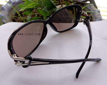 水晶眼镜多少钱一副